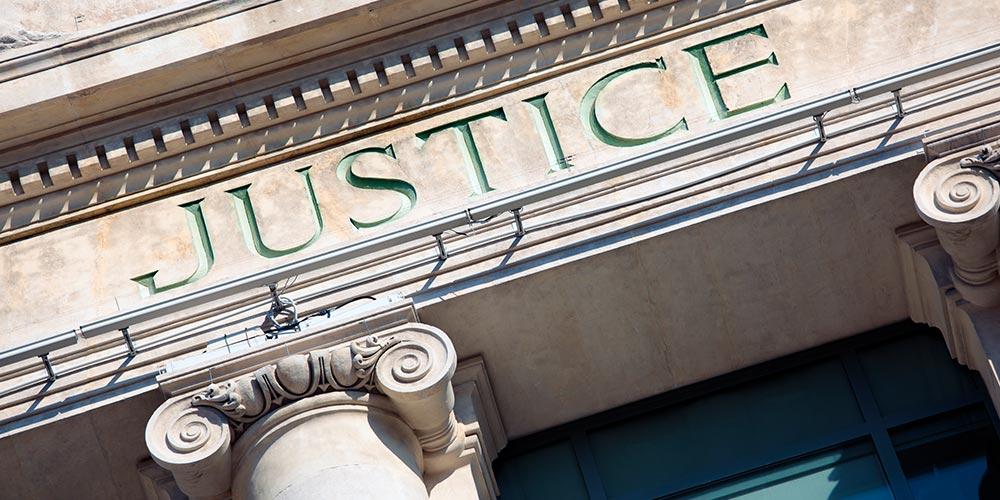 Lawyer & Attorney 3 85